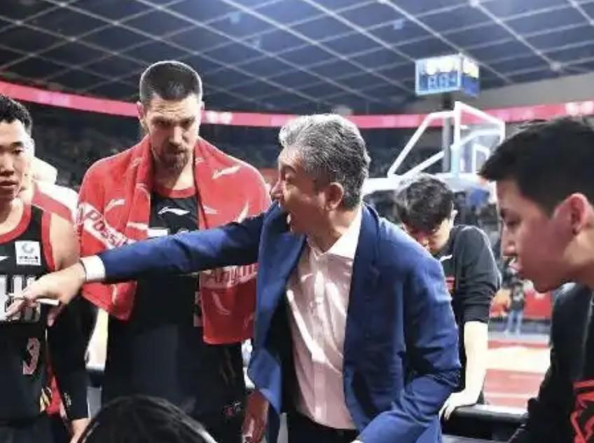 开云-五连胜，郑永刚：赢下比赛靠积极防守；春节前的三连客要打好